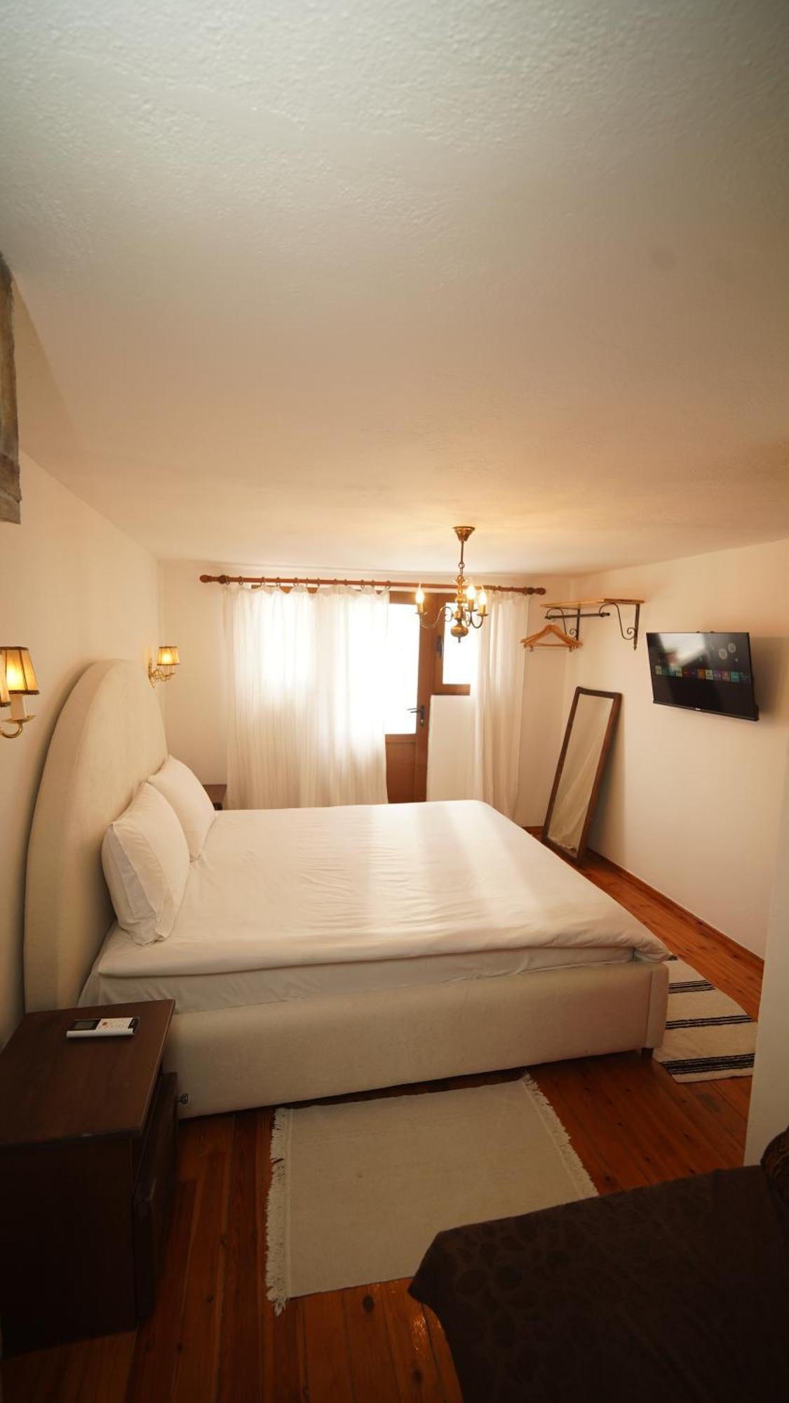 Relax Inn Корча Экстерьер фото
