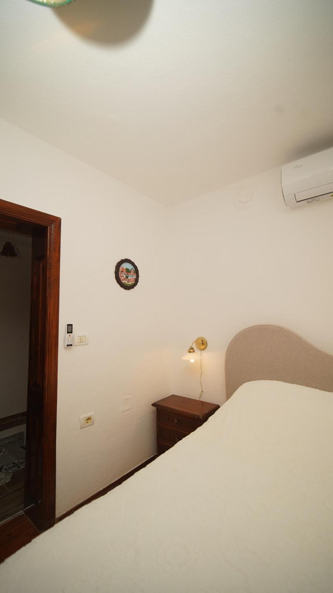 Relax Inn Корча Экстерьер фото